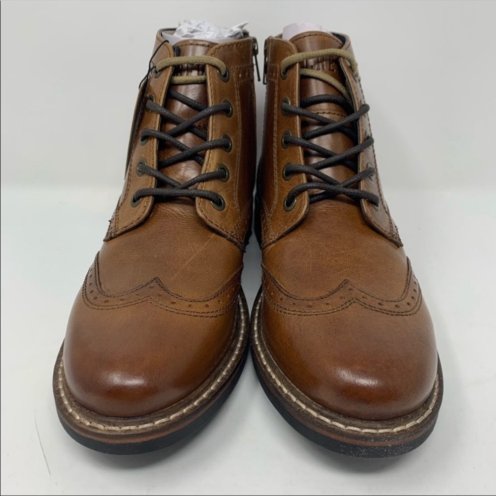 Crevo Tristen Leather Wingtip Boots Size 8